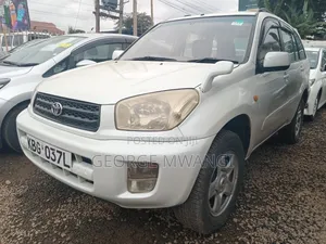 Toyota RAV4 2004 White