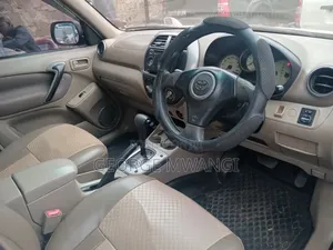 Toyota RAV4 2004 White