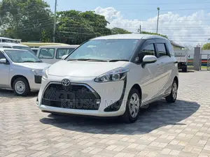 Toyota Sienta 2019 White