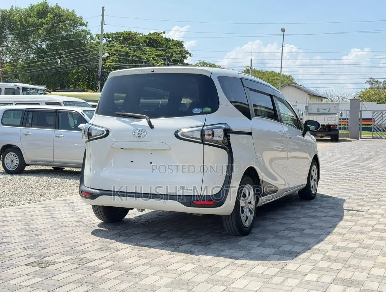 Toyota Sienta 2019 White