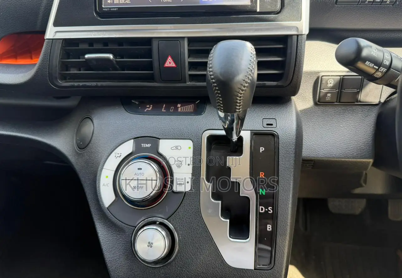 Toyota Sienta 2019 White