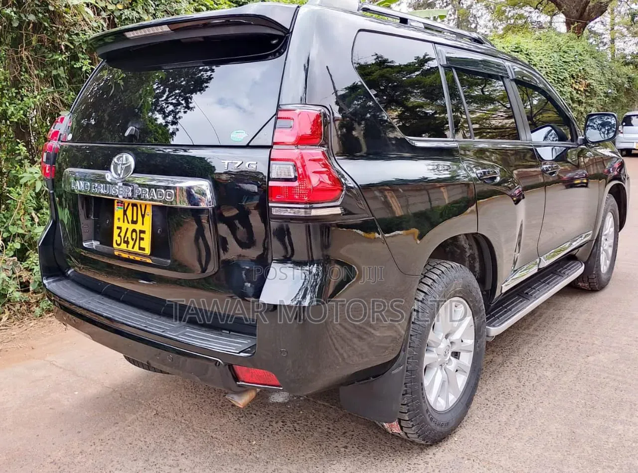Toyota Land Cruiser Prado 2016 Black