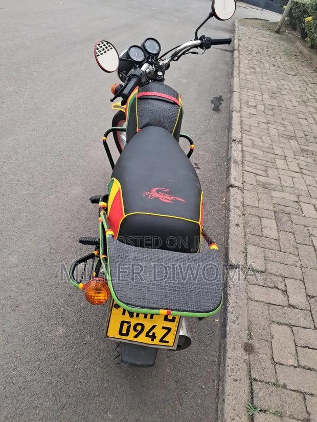 Bajaj Boxer 100 2024 Red