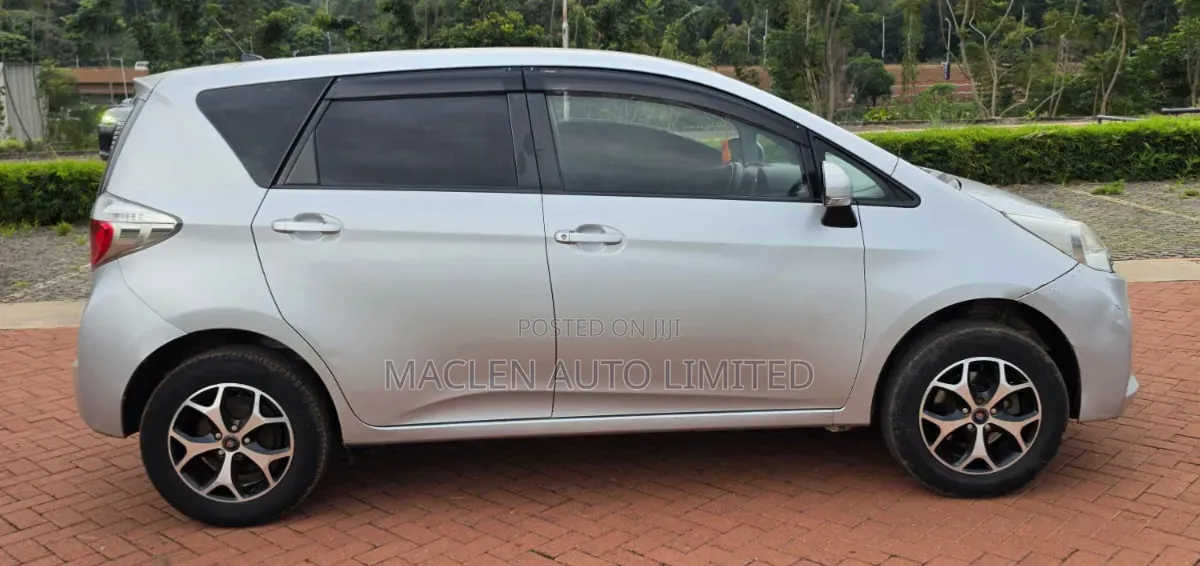 Toyota Ractis 2012 Silver