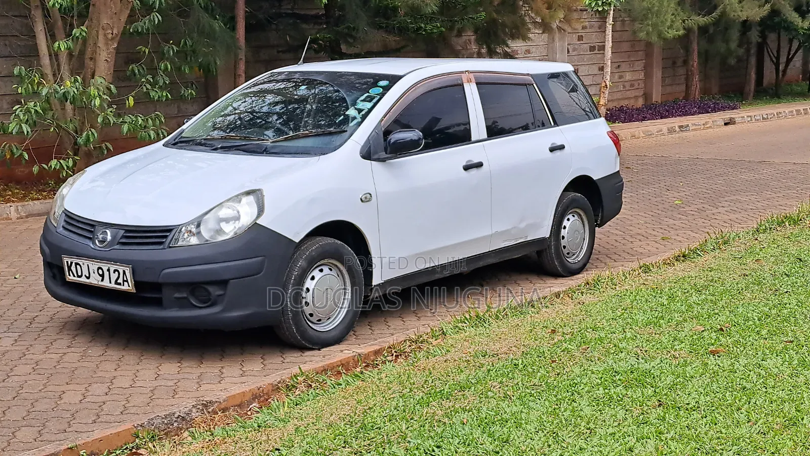 Nissan Advan 2015 Silver