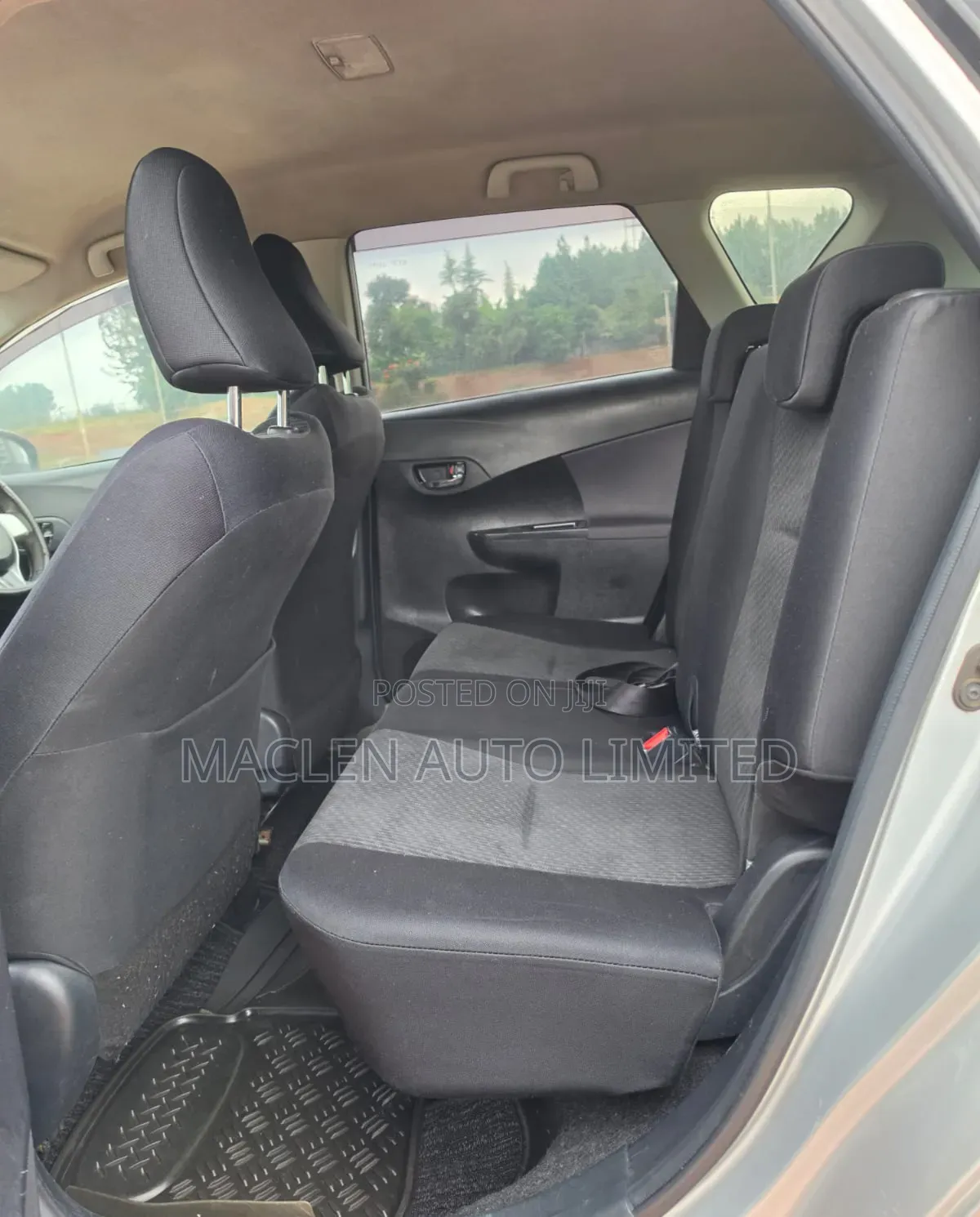 Toyota Ractis 2012 Silver