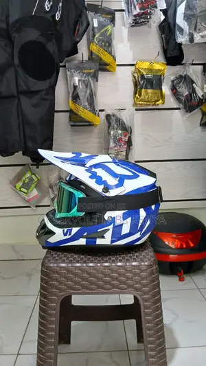 Fox V1 Motocross Helmets With Premium Riding Goggles