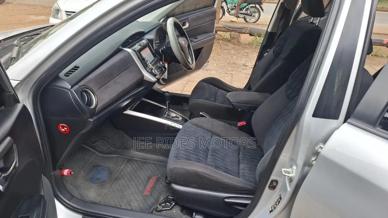Toyota Corolla Fielder 2013 Silver