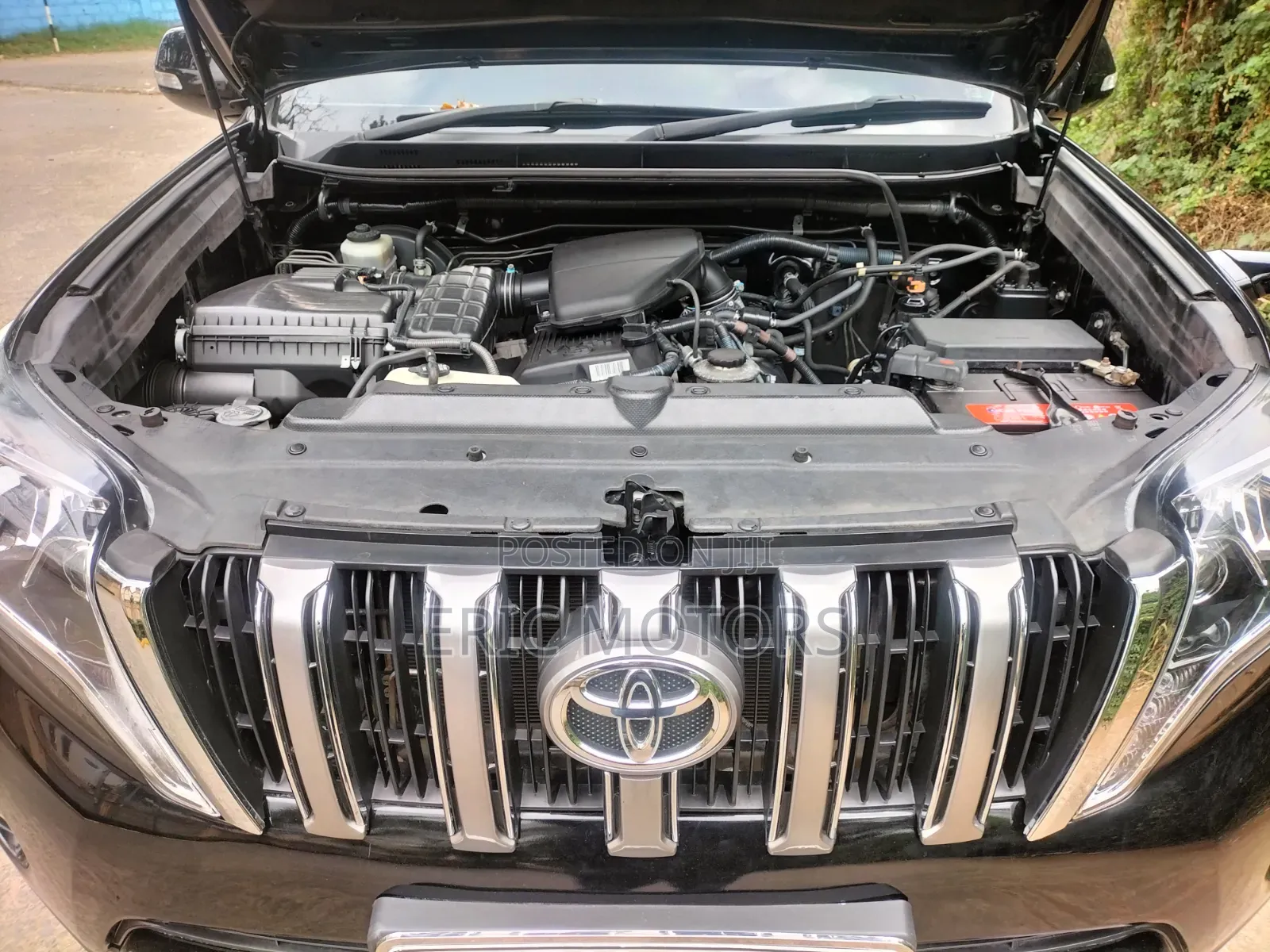 Toyota Land Cruiser Prado 2011 Black