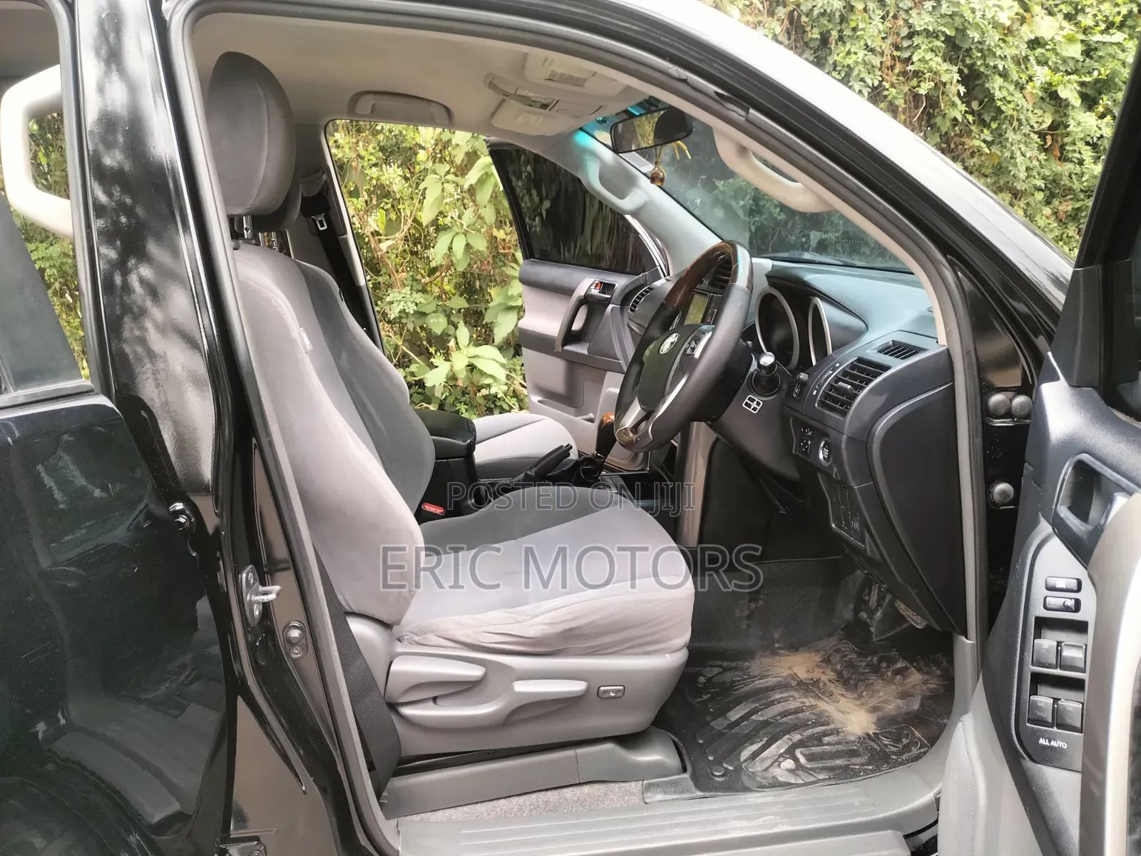 Toyota Land Cruiser Prado 2011 Black
