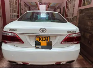 Toyota Crown 2012 White