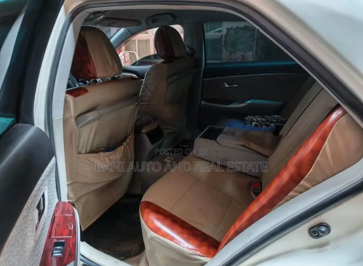 Toyota Crown 2012 White