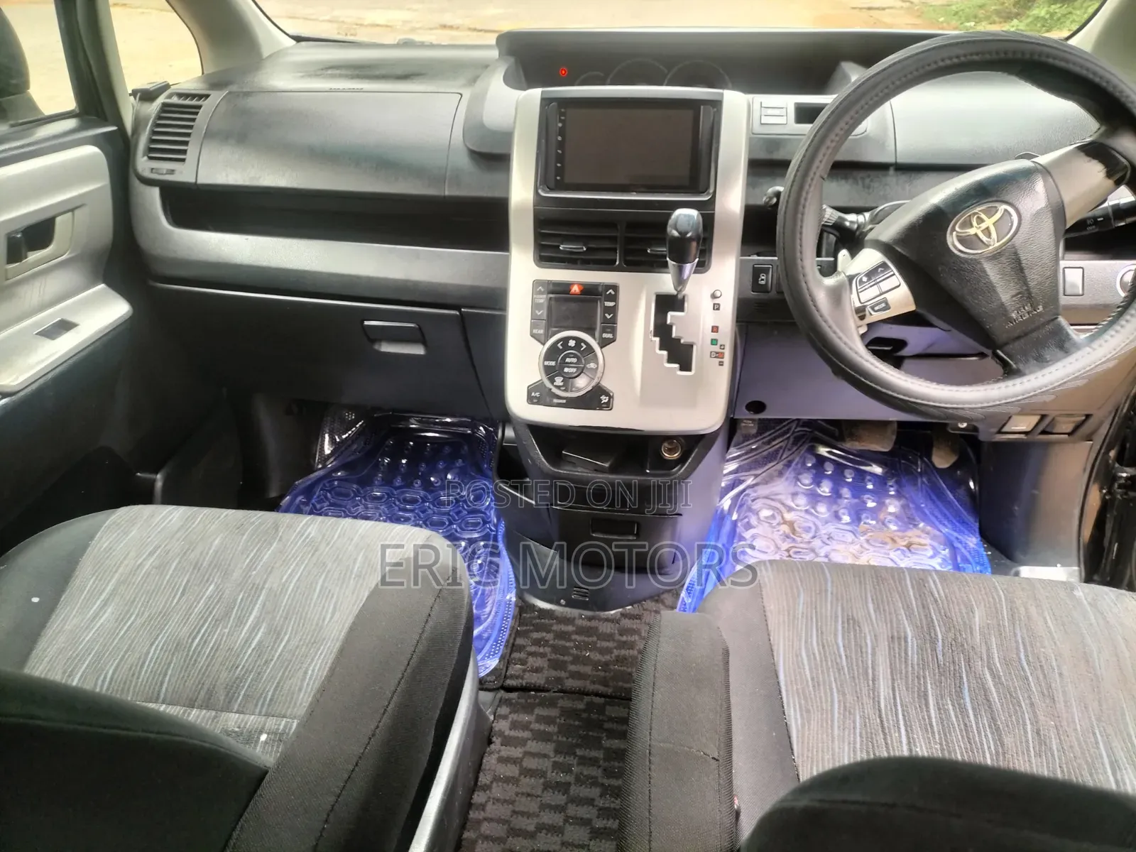 Toyota Voxy 2012 Black