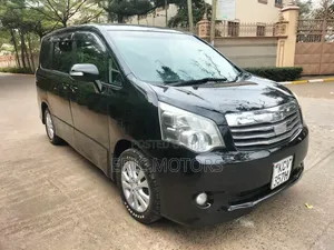 Toyota Voxy 2012 Black