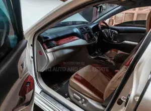 Toyota Crown 2012 White