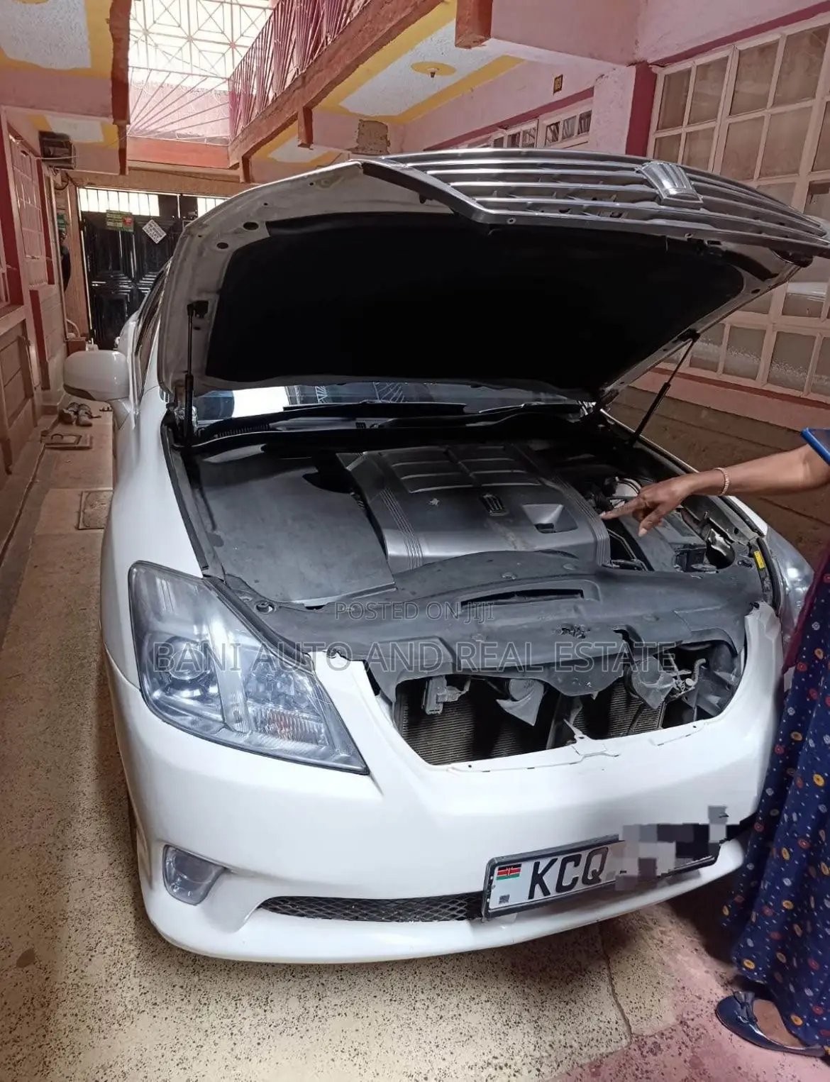 Toyota Crown 2012 White