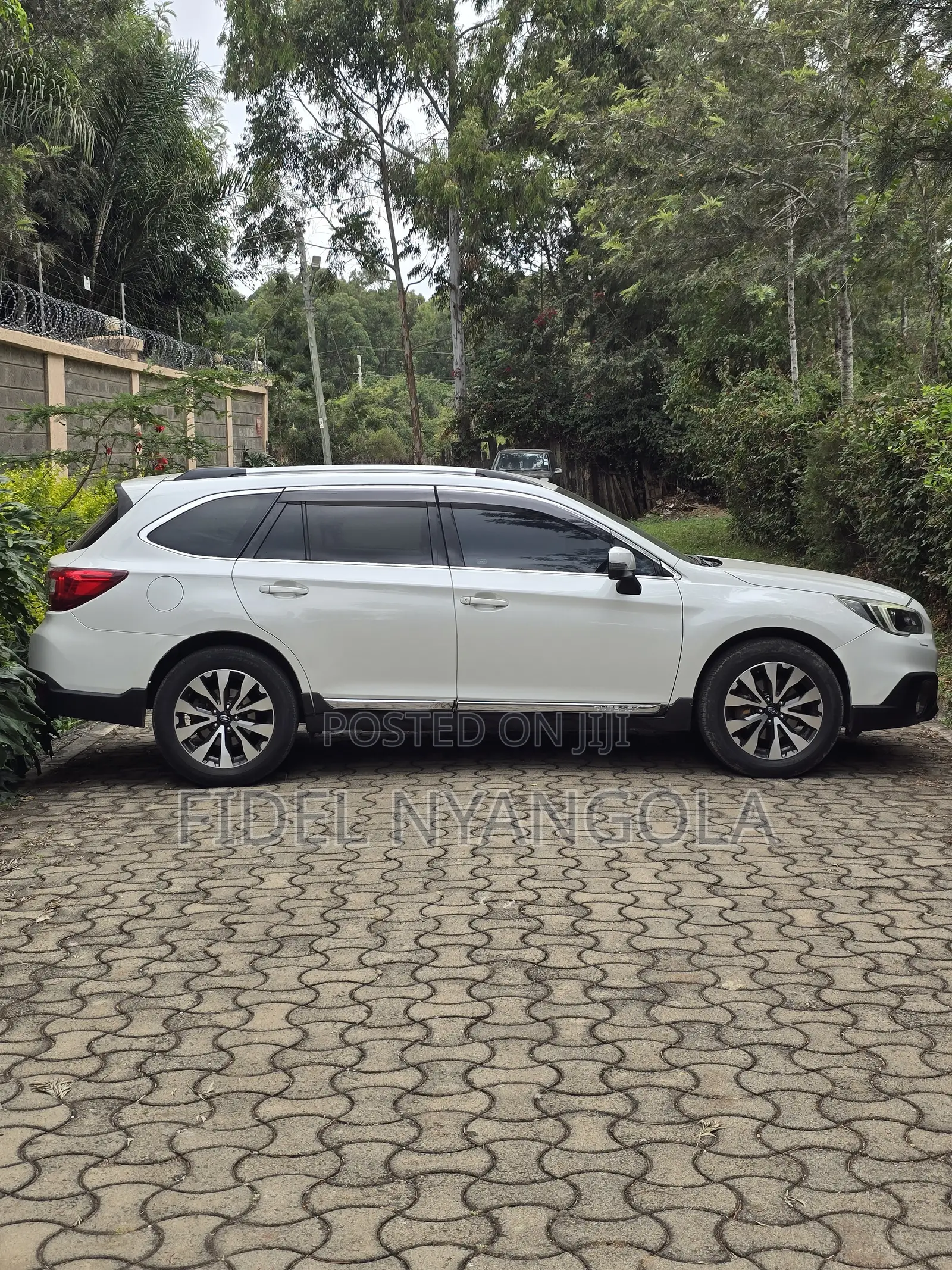 Subaru Outback 2.5i 4dr Wagon AWD (2.5L 4cyl CVT) 2015 White
