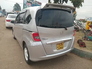 Honda Freed 2015 Silver