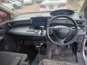 Honda Freed 2015 Silver