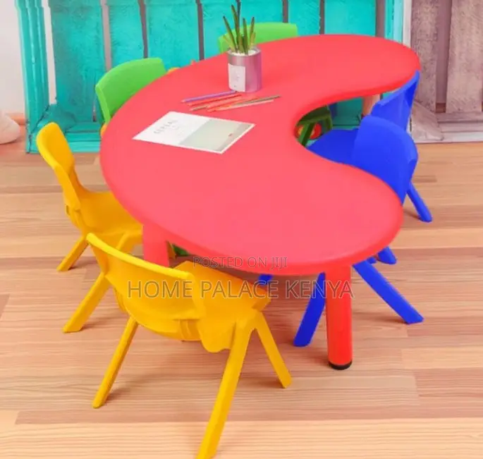 School Table; Colourful Kindergarten Plastic Moon Table