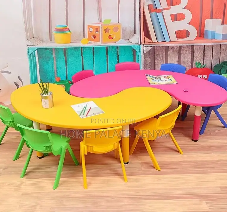 School Table; Colourful Kindergarten Plastic Moon Table
