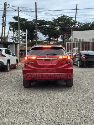 Honda Vezel 2018 Red