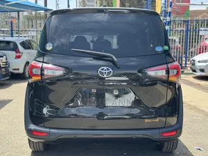 Toyota Sienta 2018 White