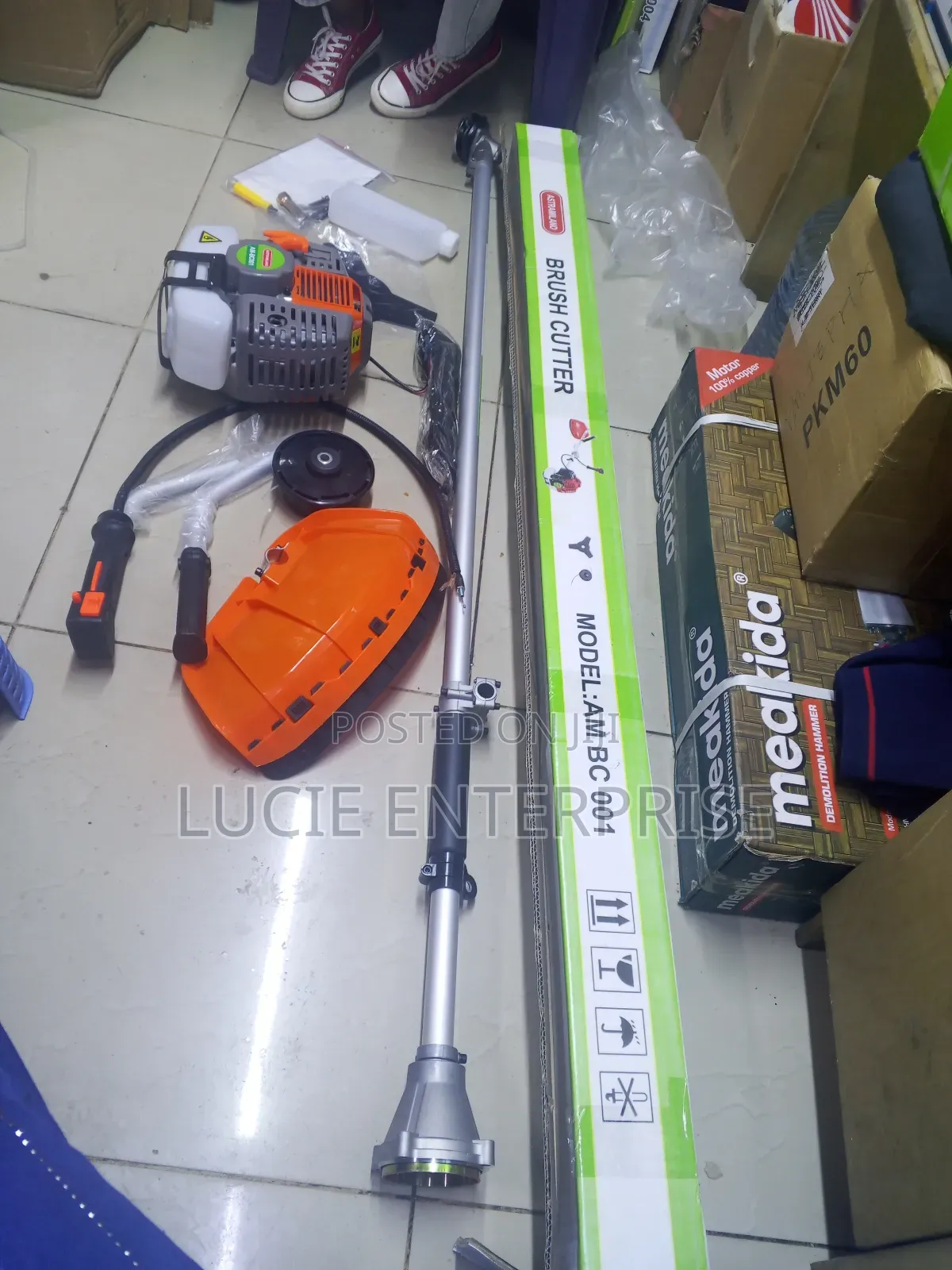 Brush Cutter Machine 2 Stroke/ Grass Cutter Machine