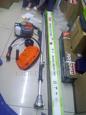 Brush Cutter Machine 2 Stroke/ Grass Cutter Machine