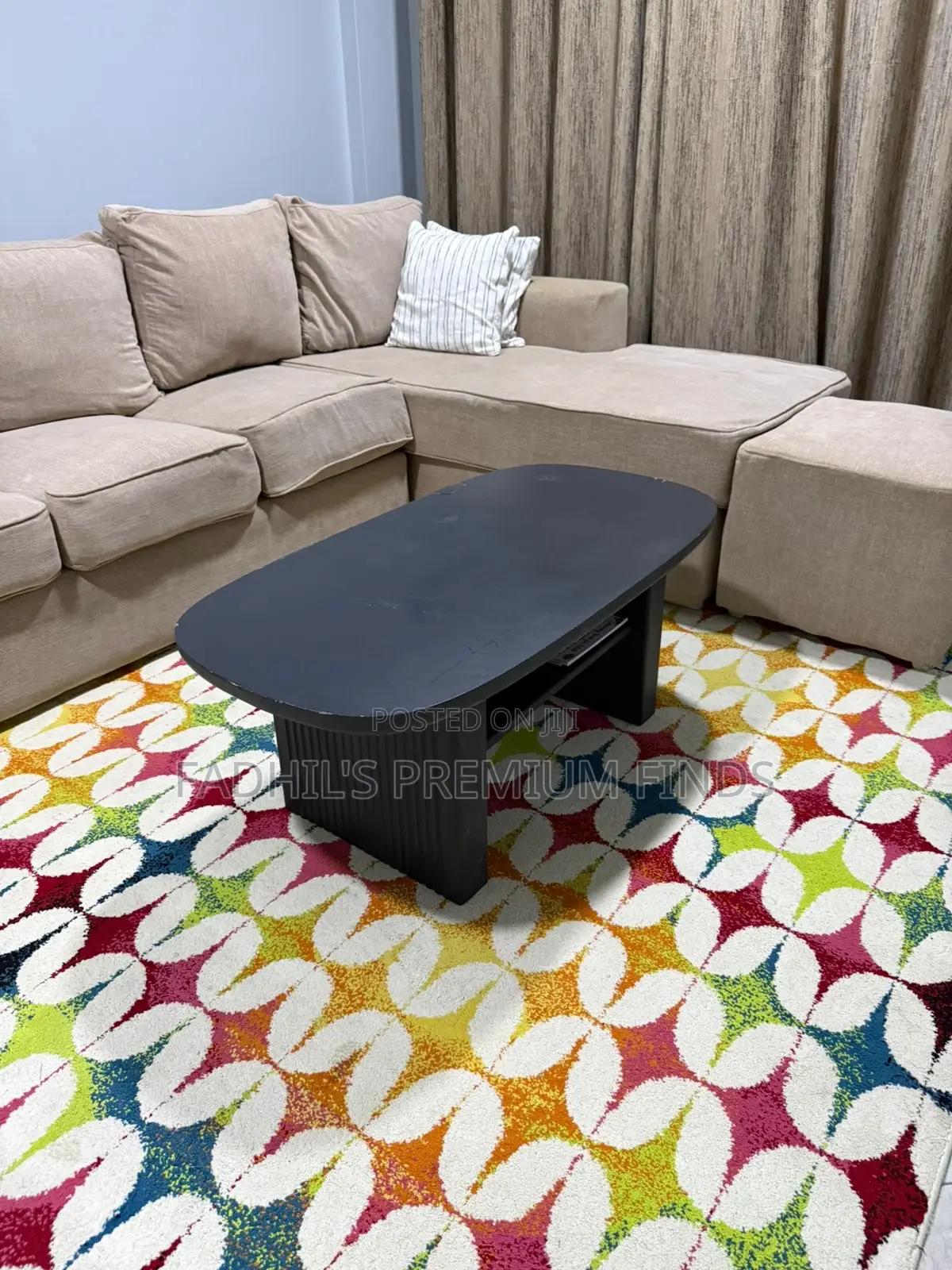 Elegant Coffee Table – Modern Design