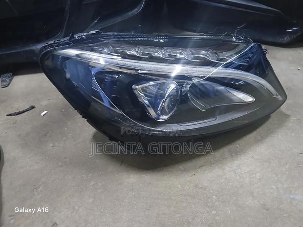 Mercedece W 205 Pre Facelift Headlight - thumbnail 3