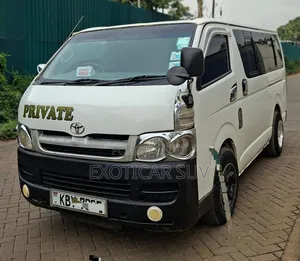 Toyota HiAce 2009 White