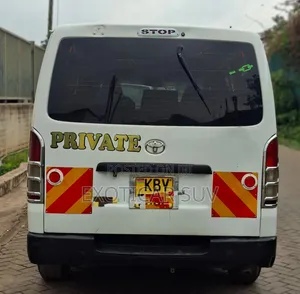 Toyota HiAce 2009 White