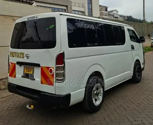 Toyota HiAce 2009 White