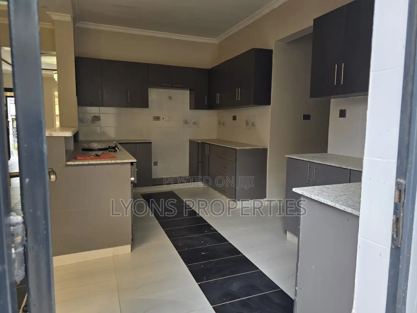 3bdrm Bungalow in Karai for rent