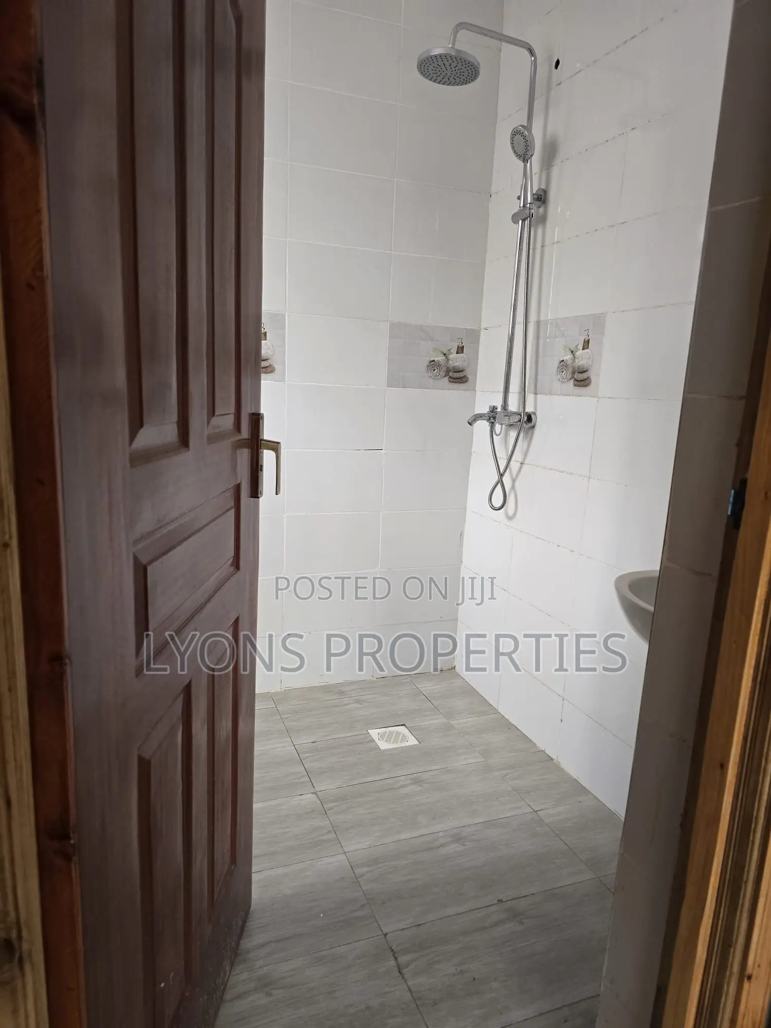 3bdrm Bungalow in Karai for rent