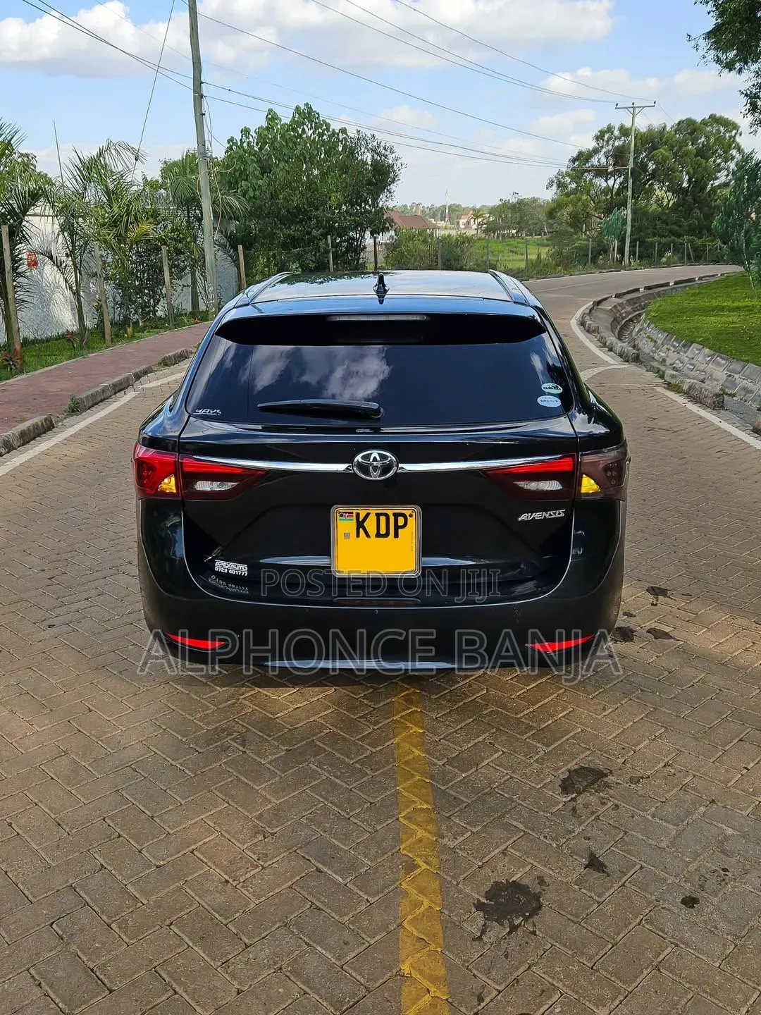 Toyota Avensis 2016 Black