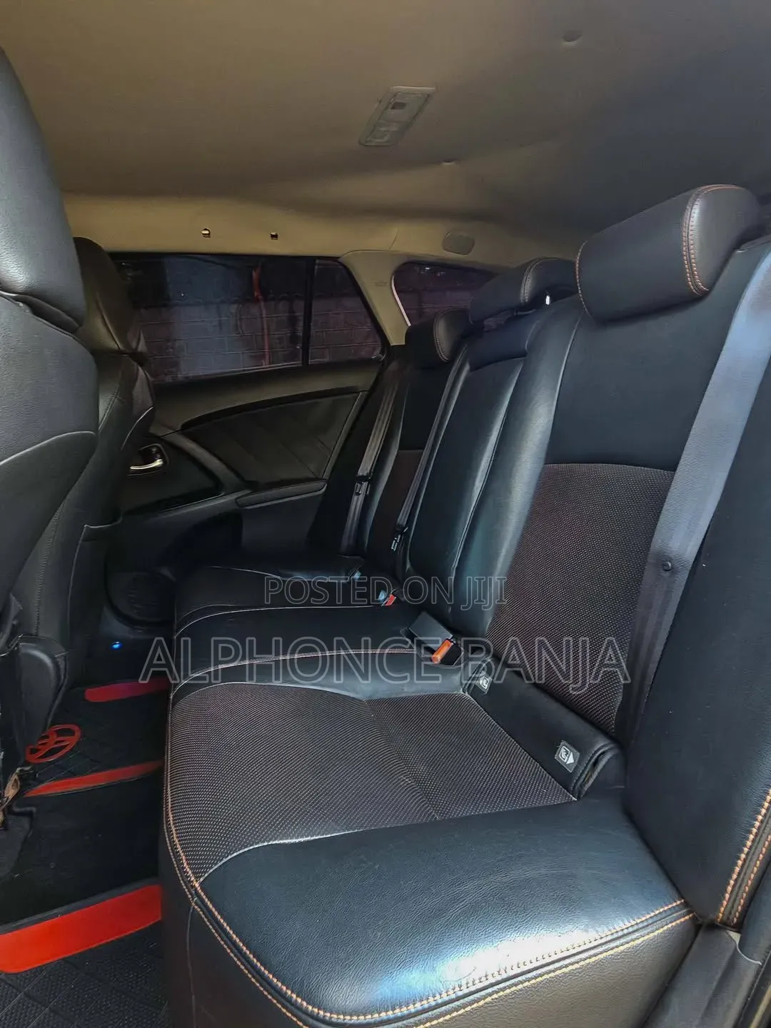 Toyota Avensis 2016 Black