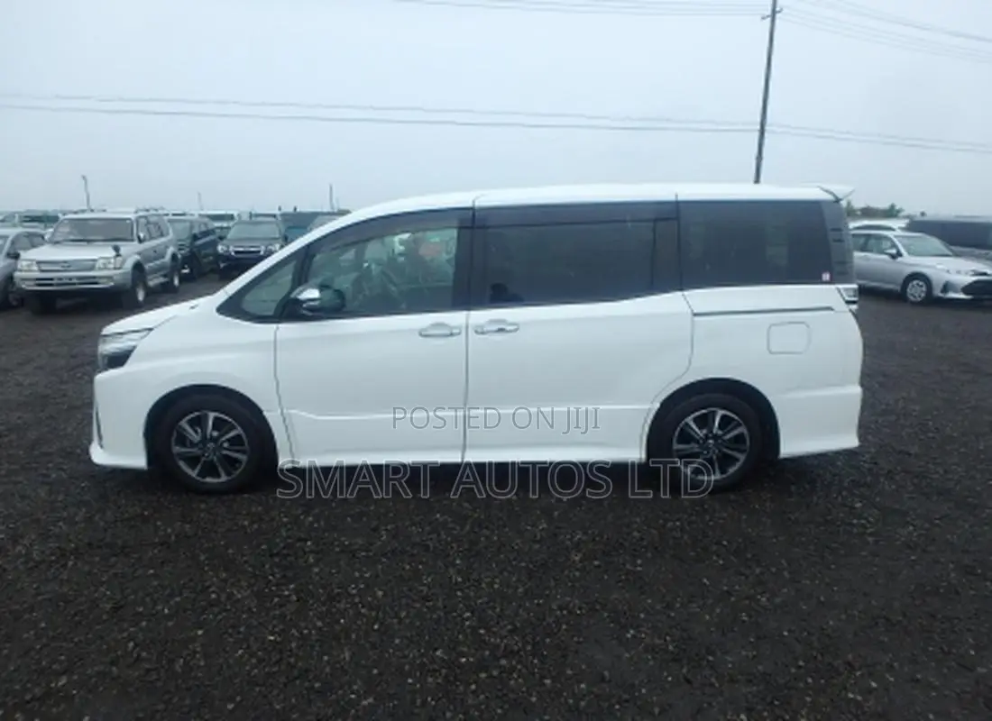 Toyota Voxy 2019 Pearl