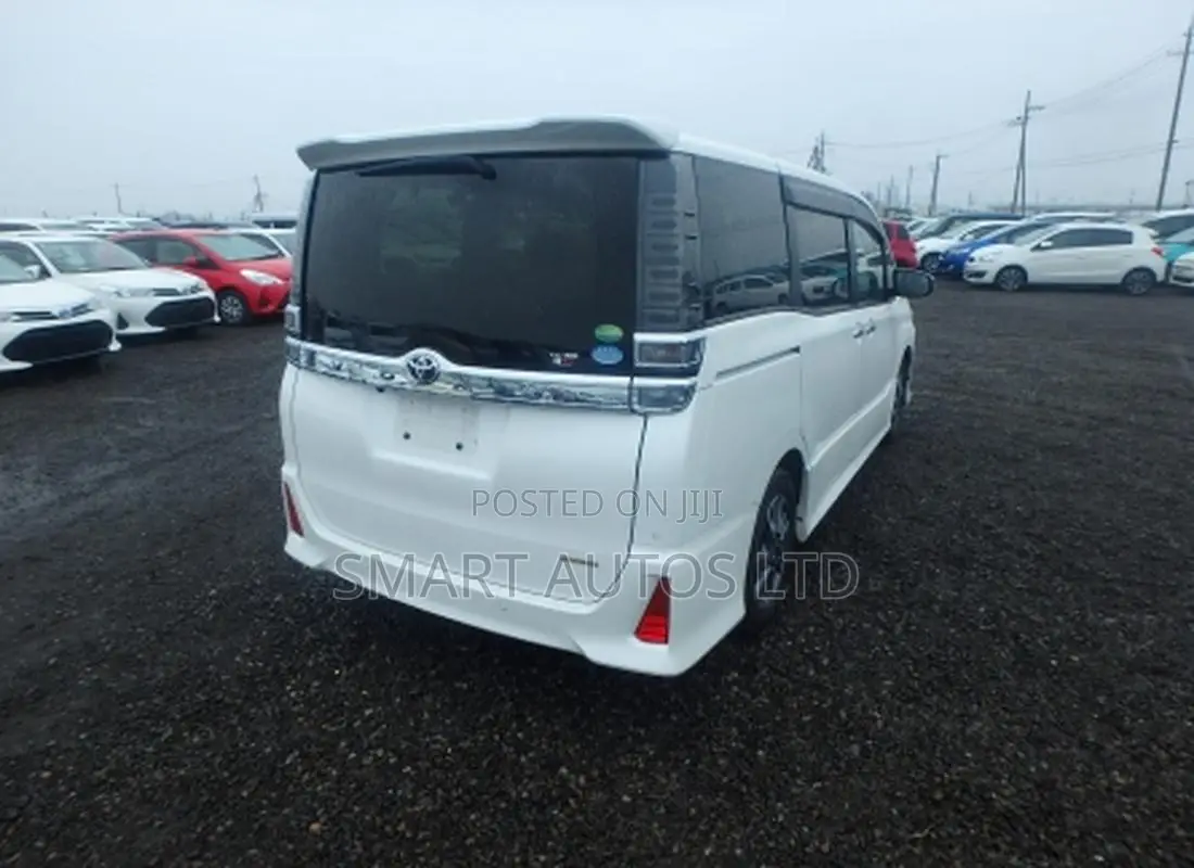 Toyota Voxy 2019 Pearl