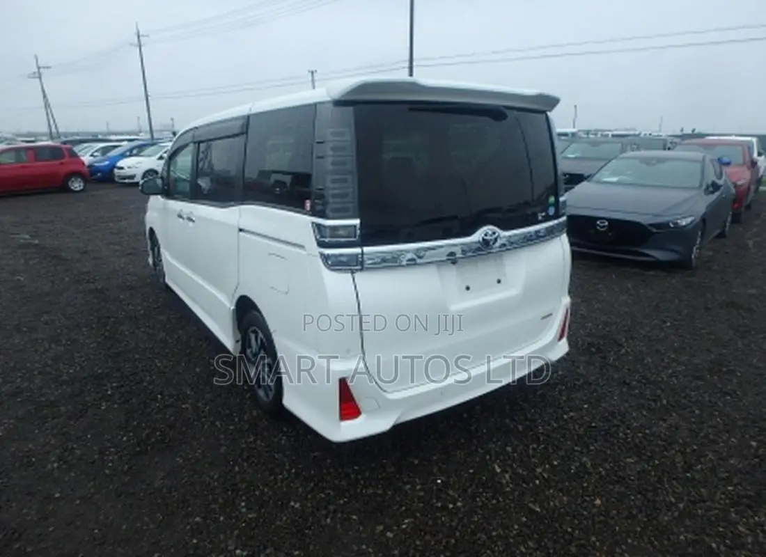 Toyota Voxy 2019 Pearl
