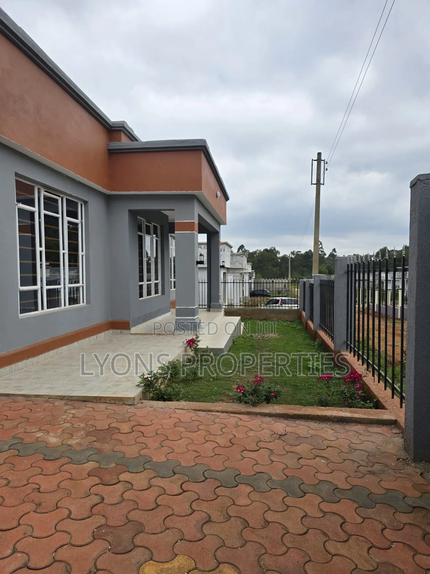 3bdrm Bungalow in Karai for rent