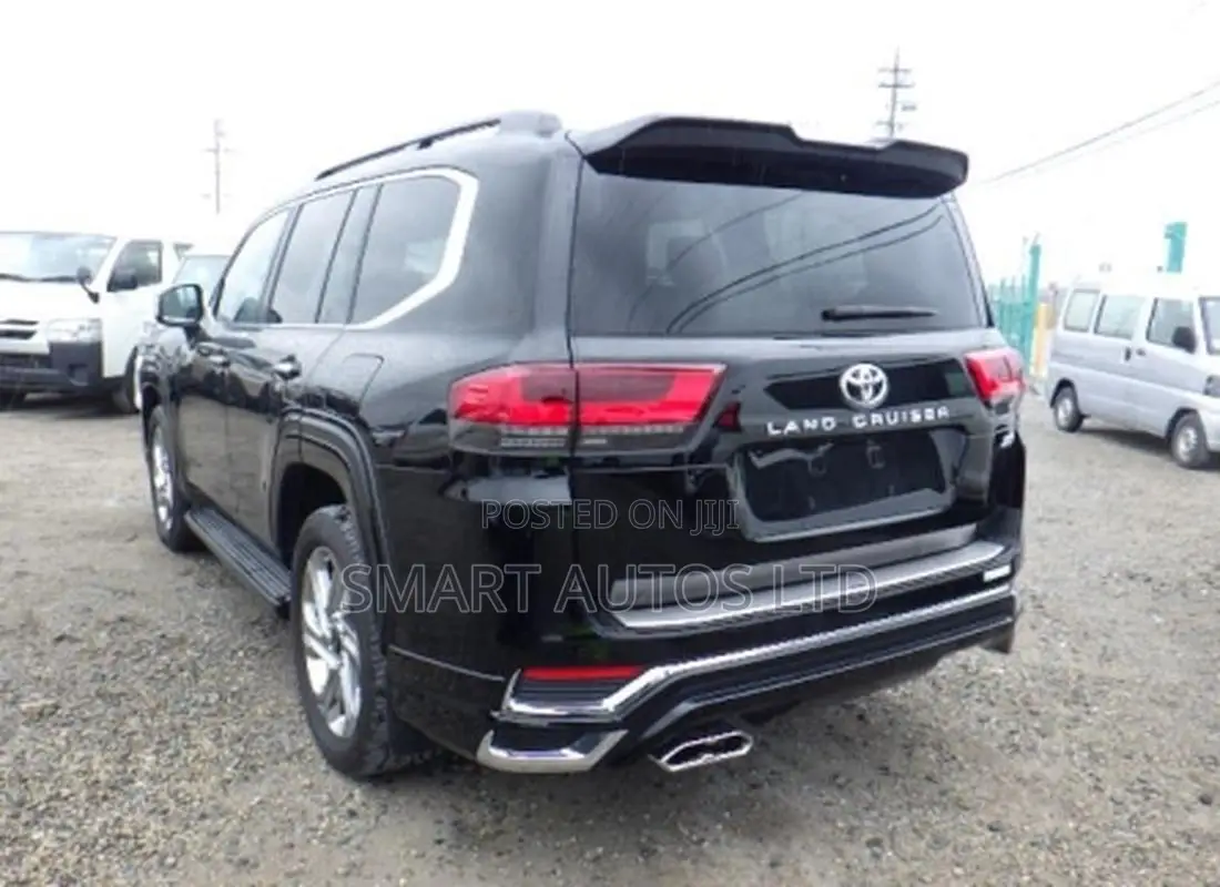 Toyota Land Cruiser LC300 2023 Matt Black