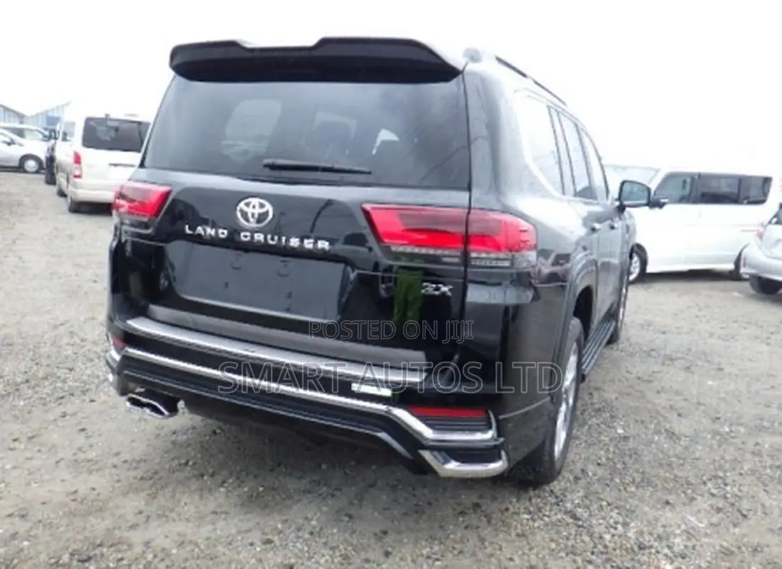 Toyota Land Cruiser LC300 2023 Matt Black