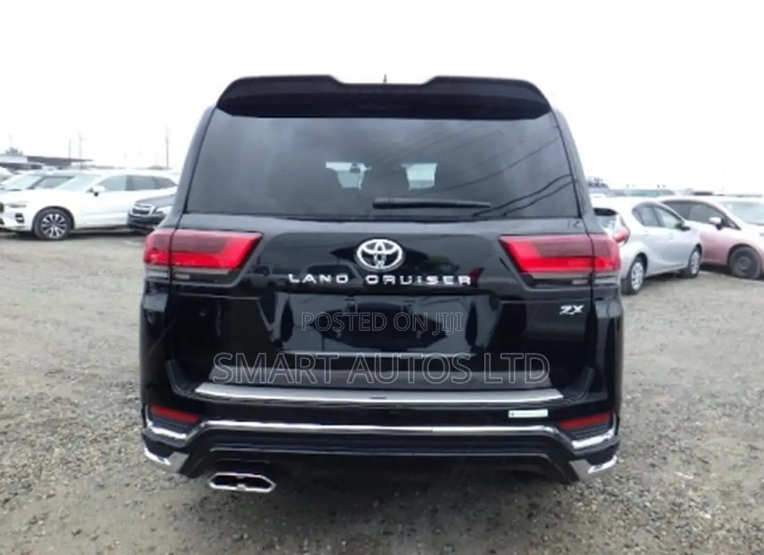 Toyota Land Cruiser LC300 2023 Matt Black