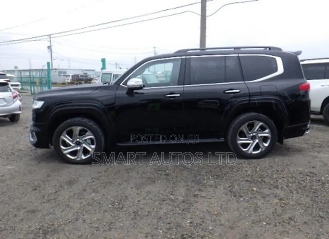 Toyota Land Cruiser LC300 2023 Matt Black
