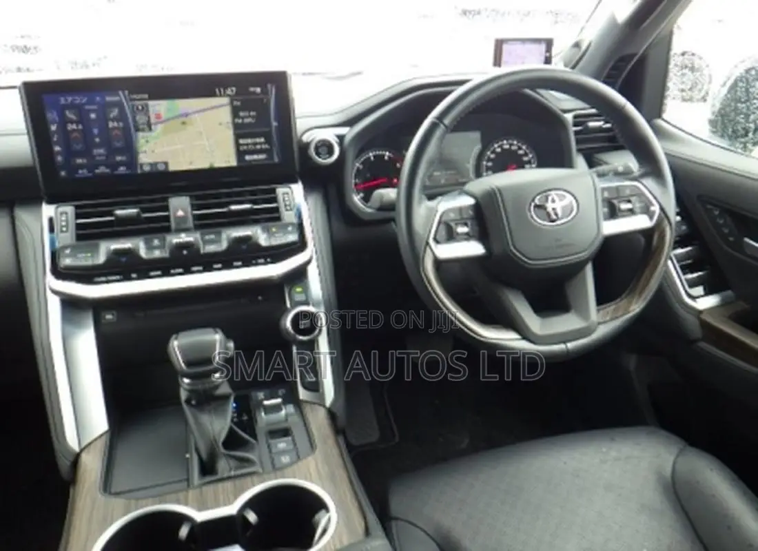 Toyota Land Cruiser LC300 2023 Matt Black