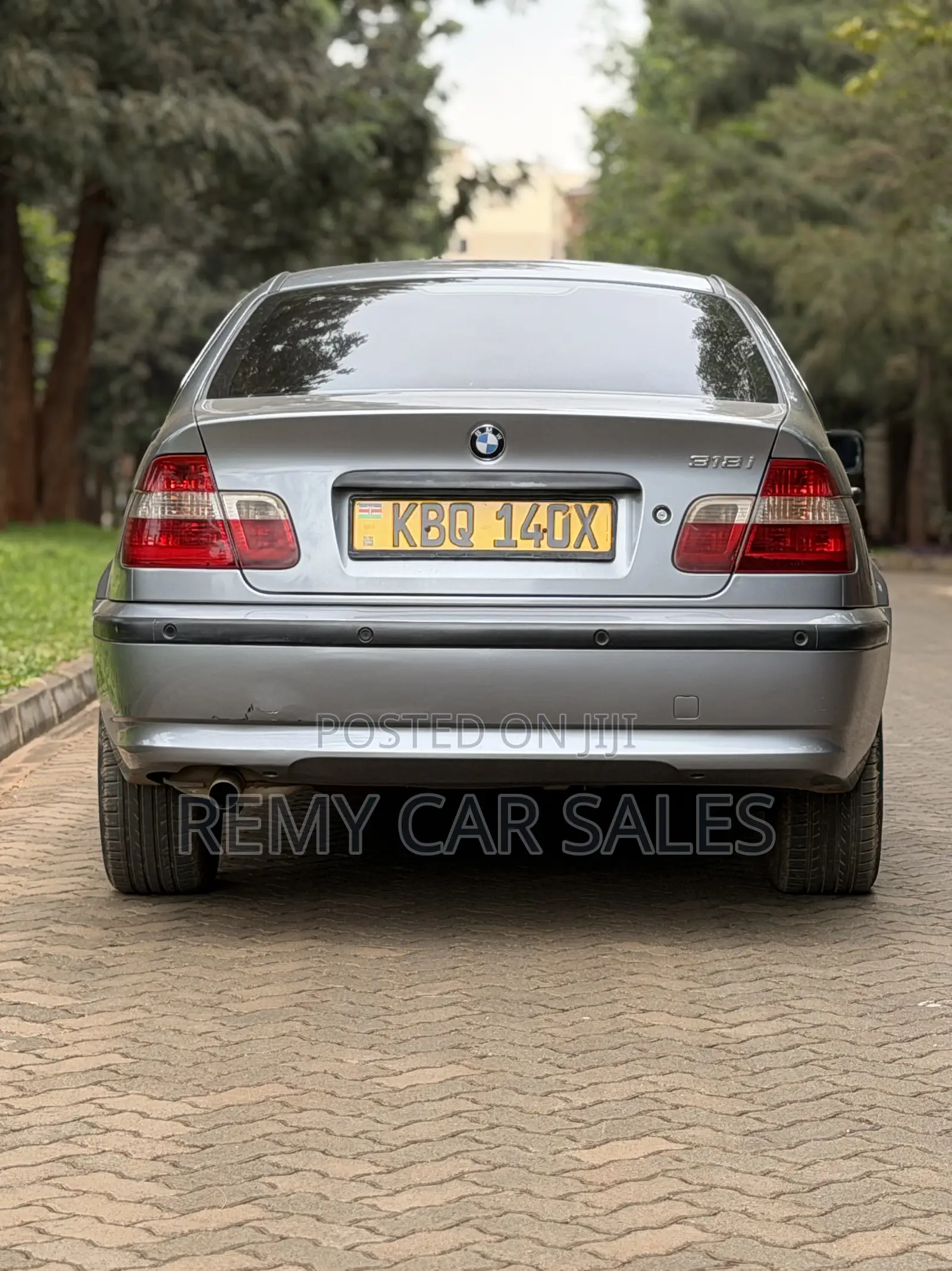 BMW 320i 2004 Gray