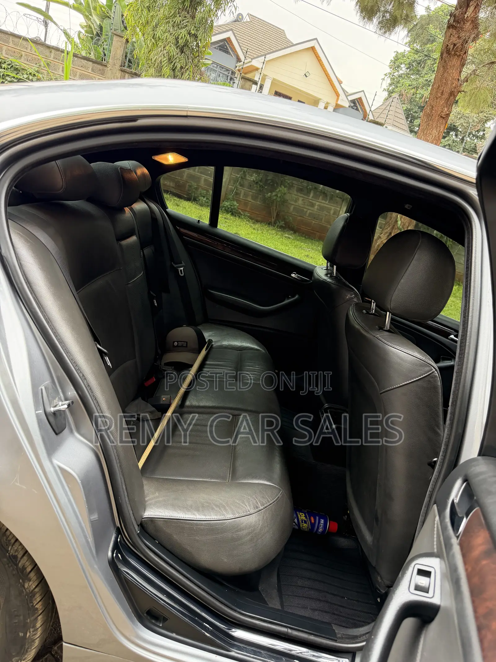 BMW 320i 2004 Gray