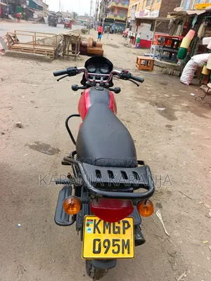 Bajaj Boxer 125 2025 Red